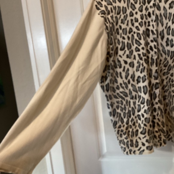 Jessica ash Animal print button down sweater - Picture 4 of 8